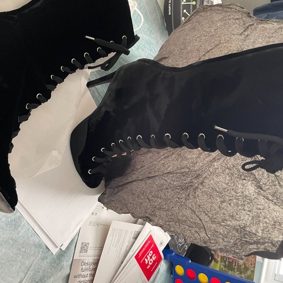 GORGEOUS***Giambattista Valli Knee high Suede heel - Picture 2 of 3